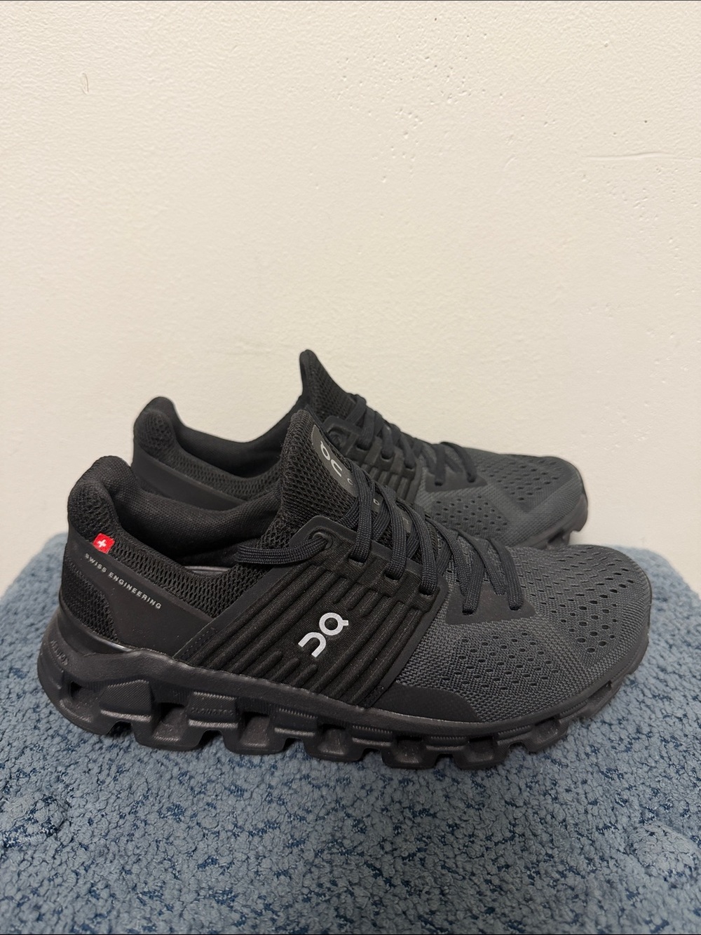 On Running Cloudswift All Black Women's Cloudstreet Athletic Shoes in Black